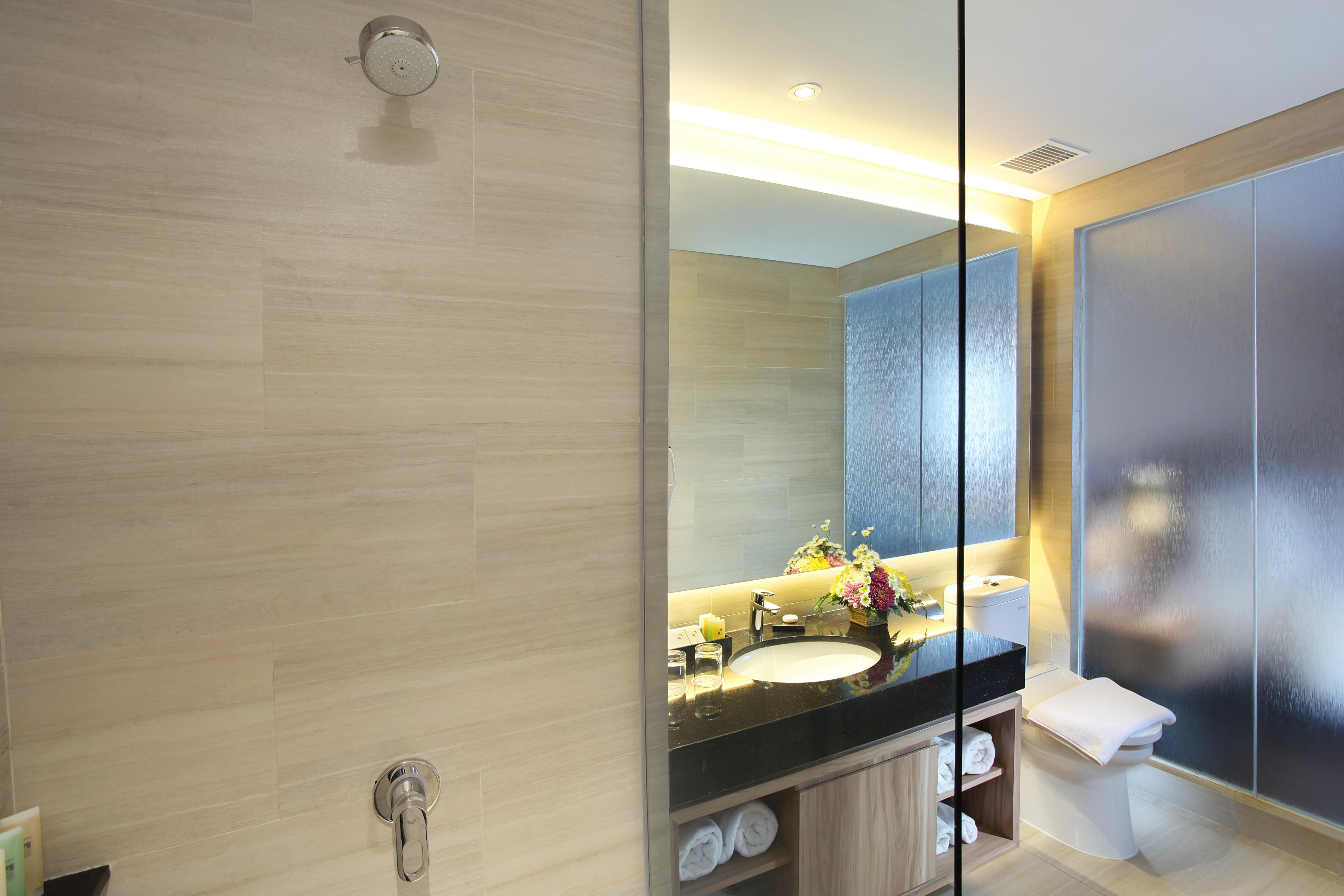 Swiss-Belinn Karawang Buitenkant foto