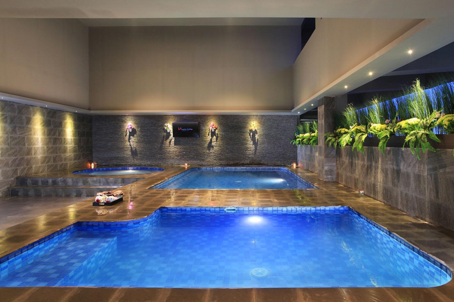 Swiss-Belinn Karawang Buitenkant foto