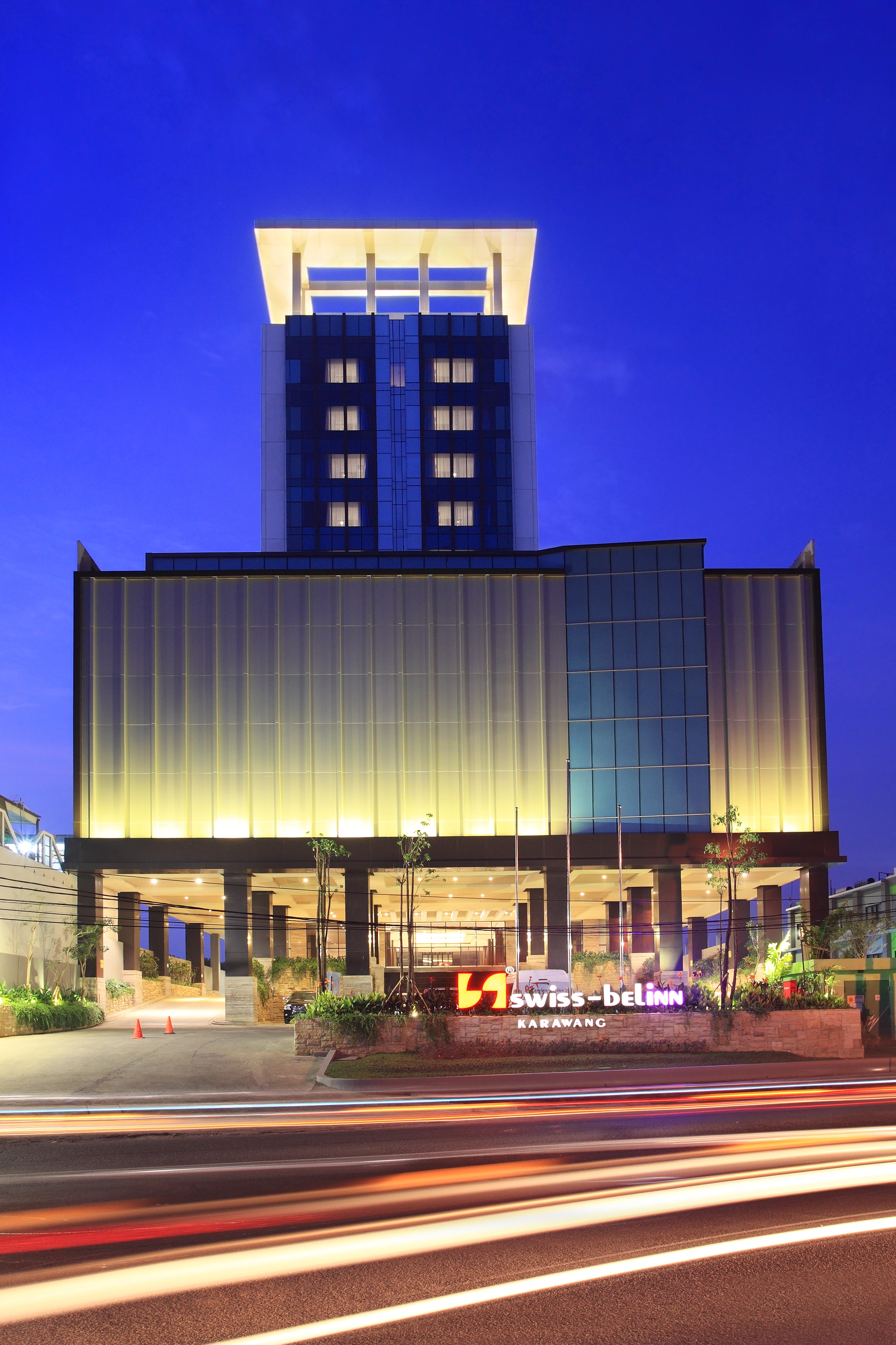 Swiss-Belinn Karawang Buitenkant foto