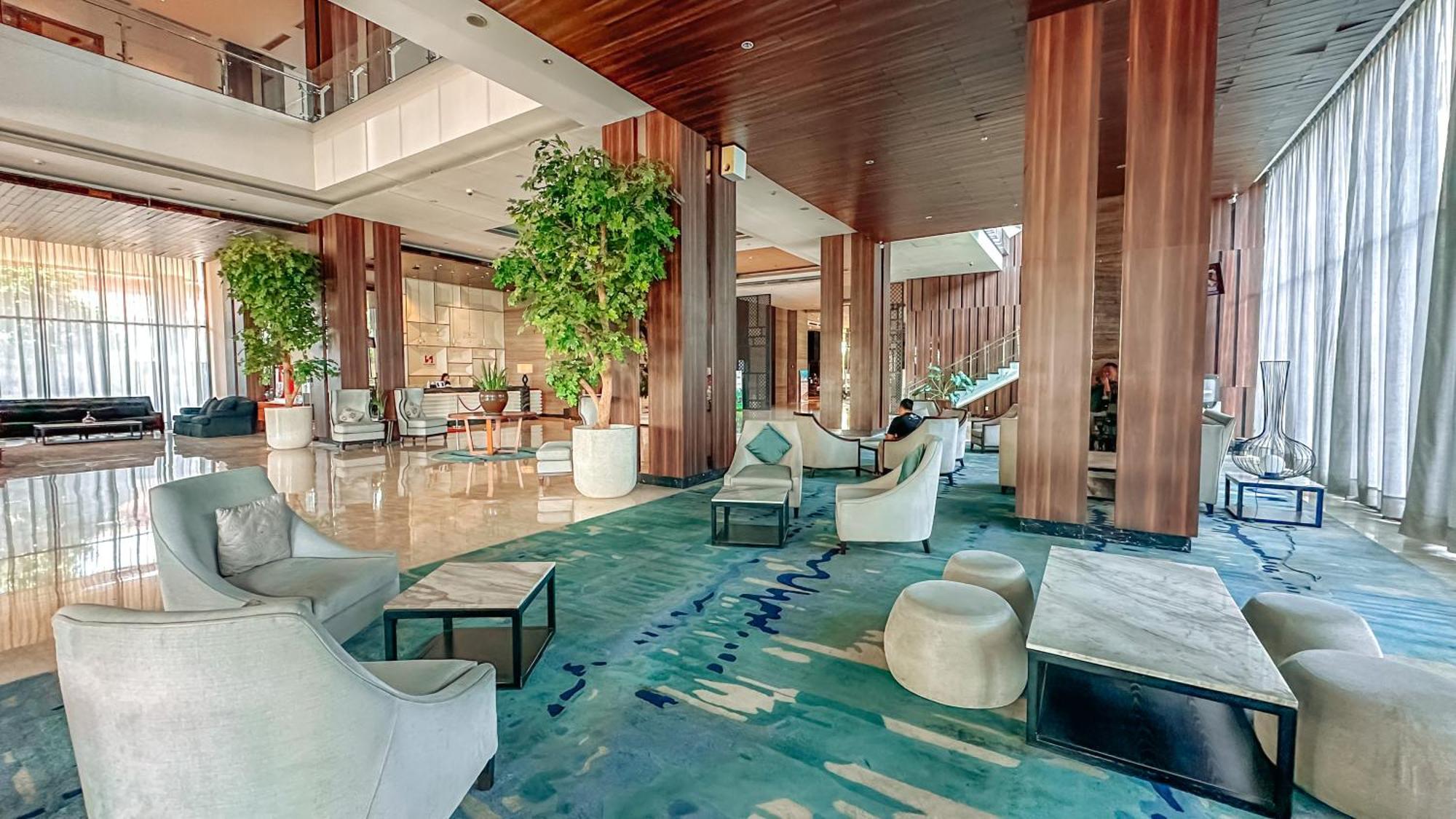 Swiss-Belinn Karawang Buitenkant foto