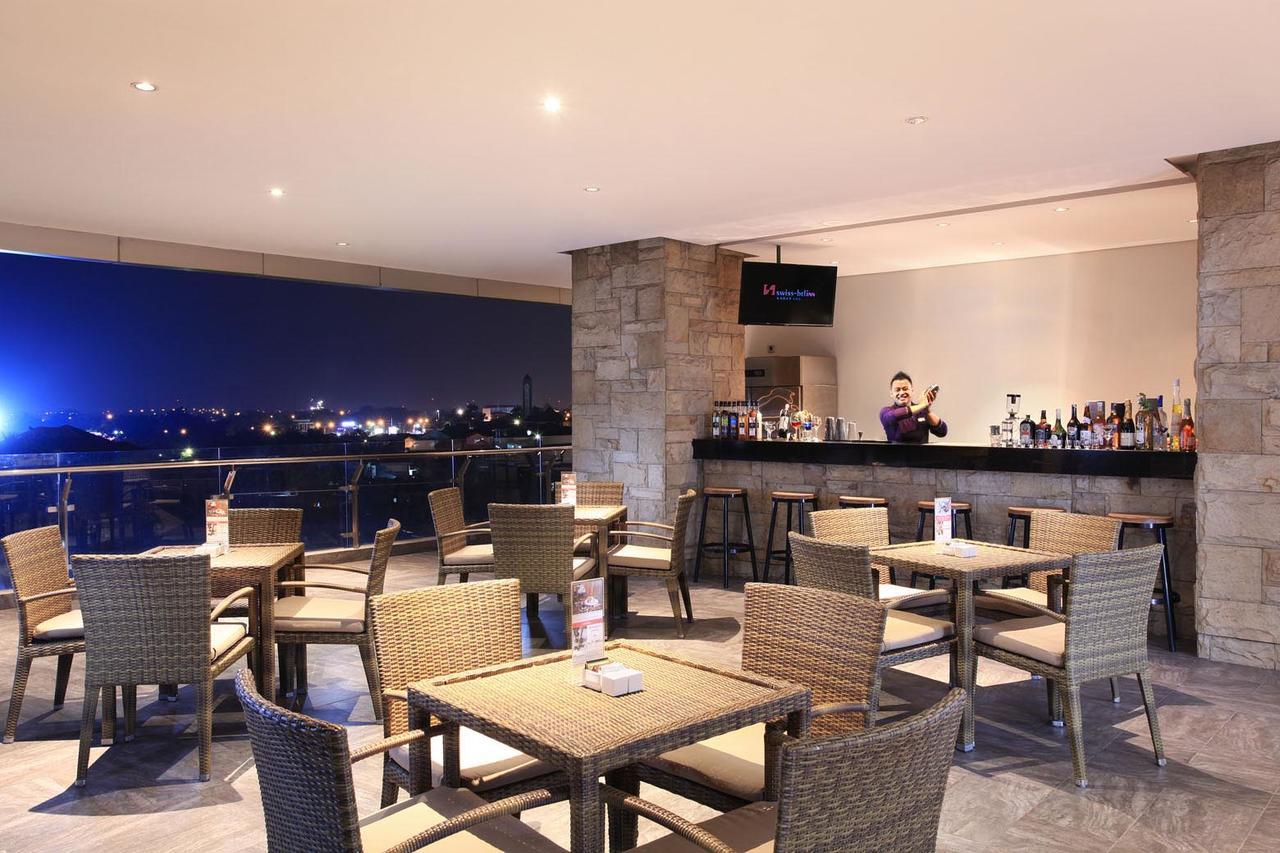Swiss-Belinn Karawang Buitenkant foto