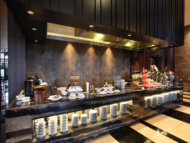 Swiss-Belinn Karawang Buitenkant foto