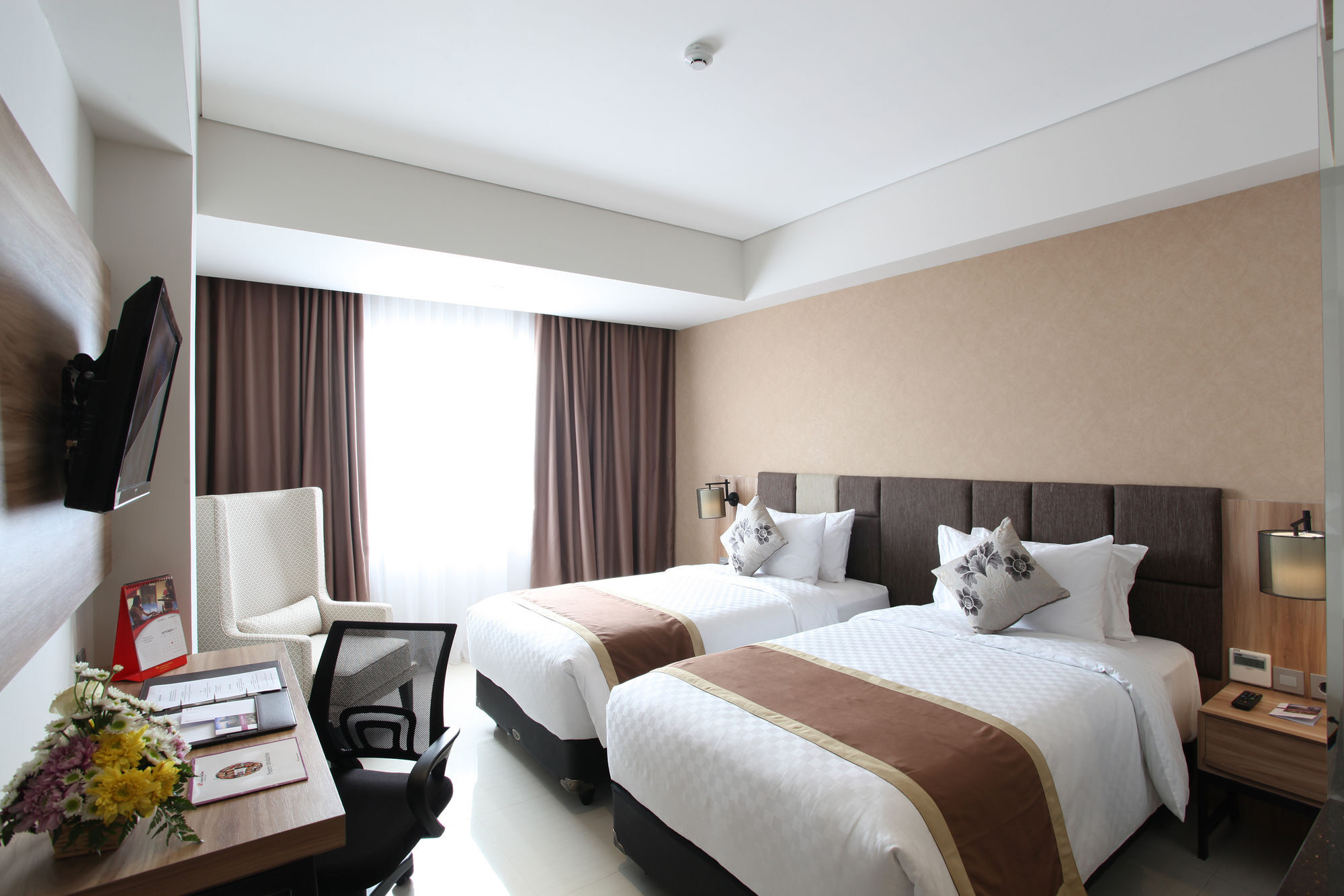 Swiss-Belinn Karawang Buitenkant foto